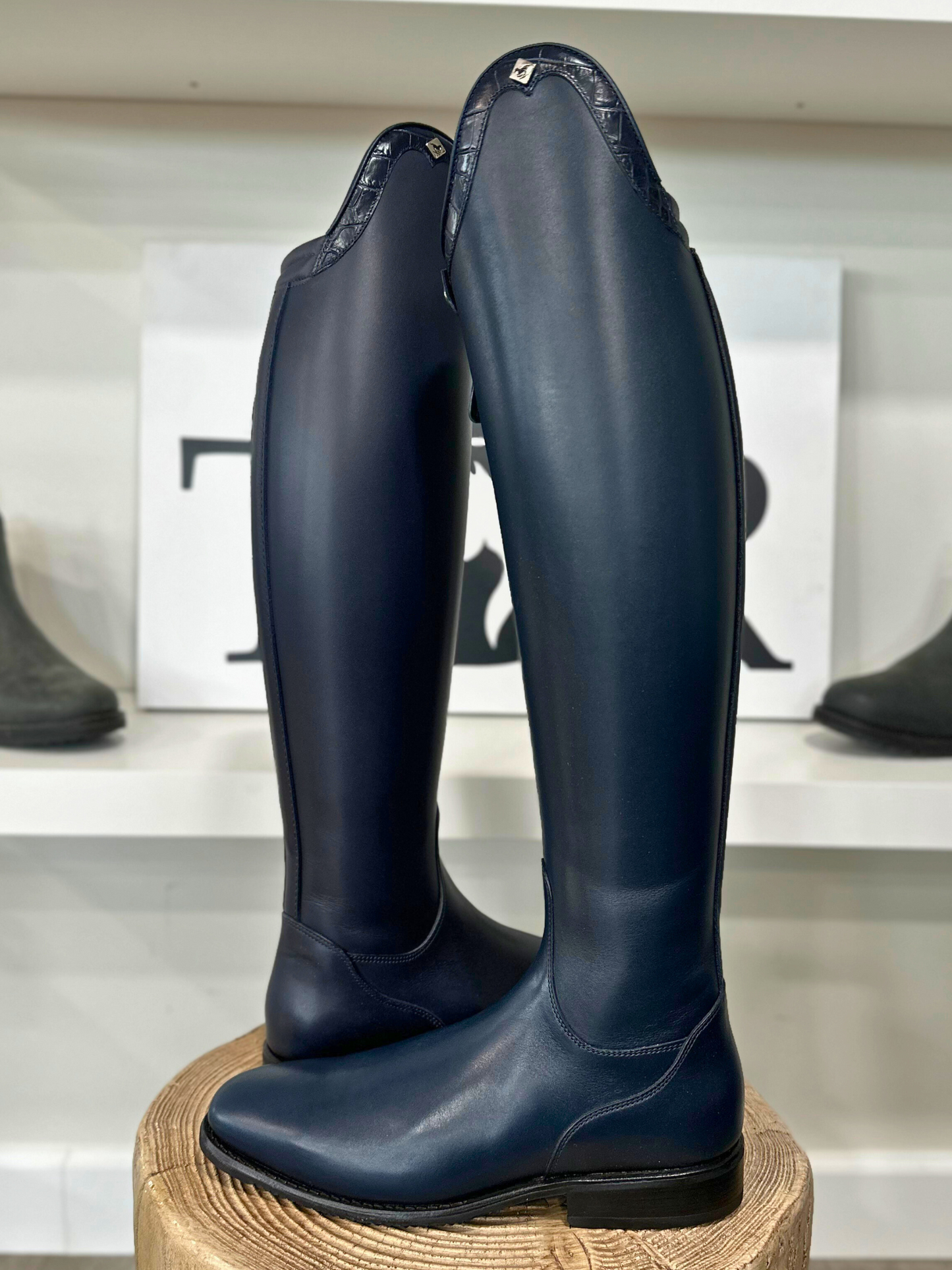 TDR's Elizabeth E (DeNiro Bellini)