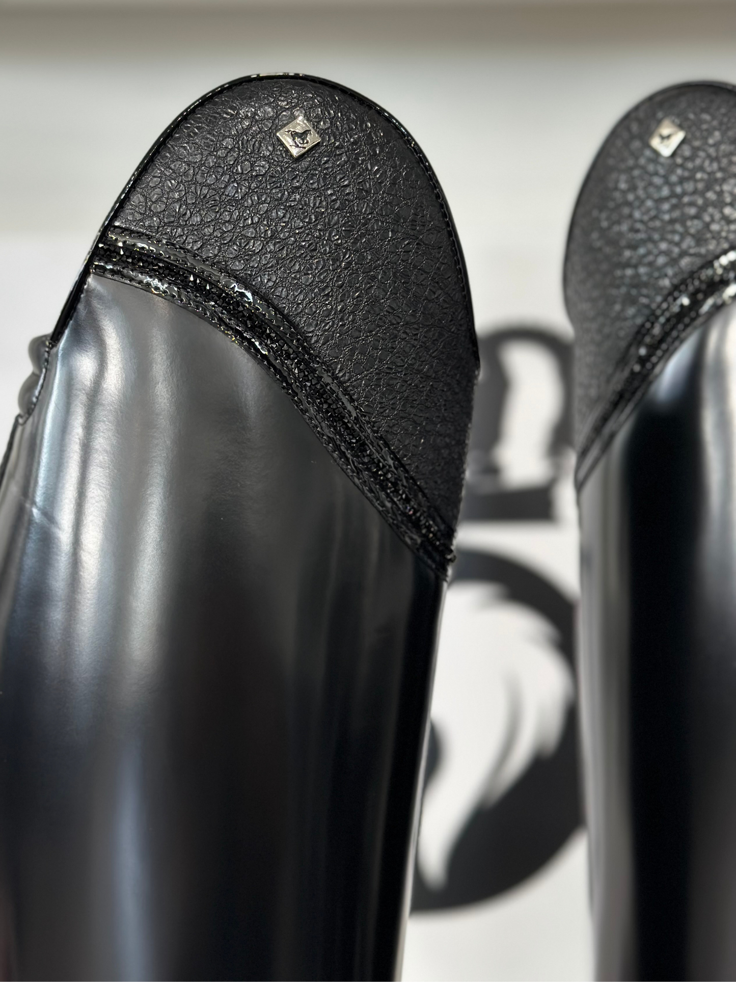 TDR's Rebecca W SHOWING Edition (DeNiro Bellini)