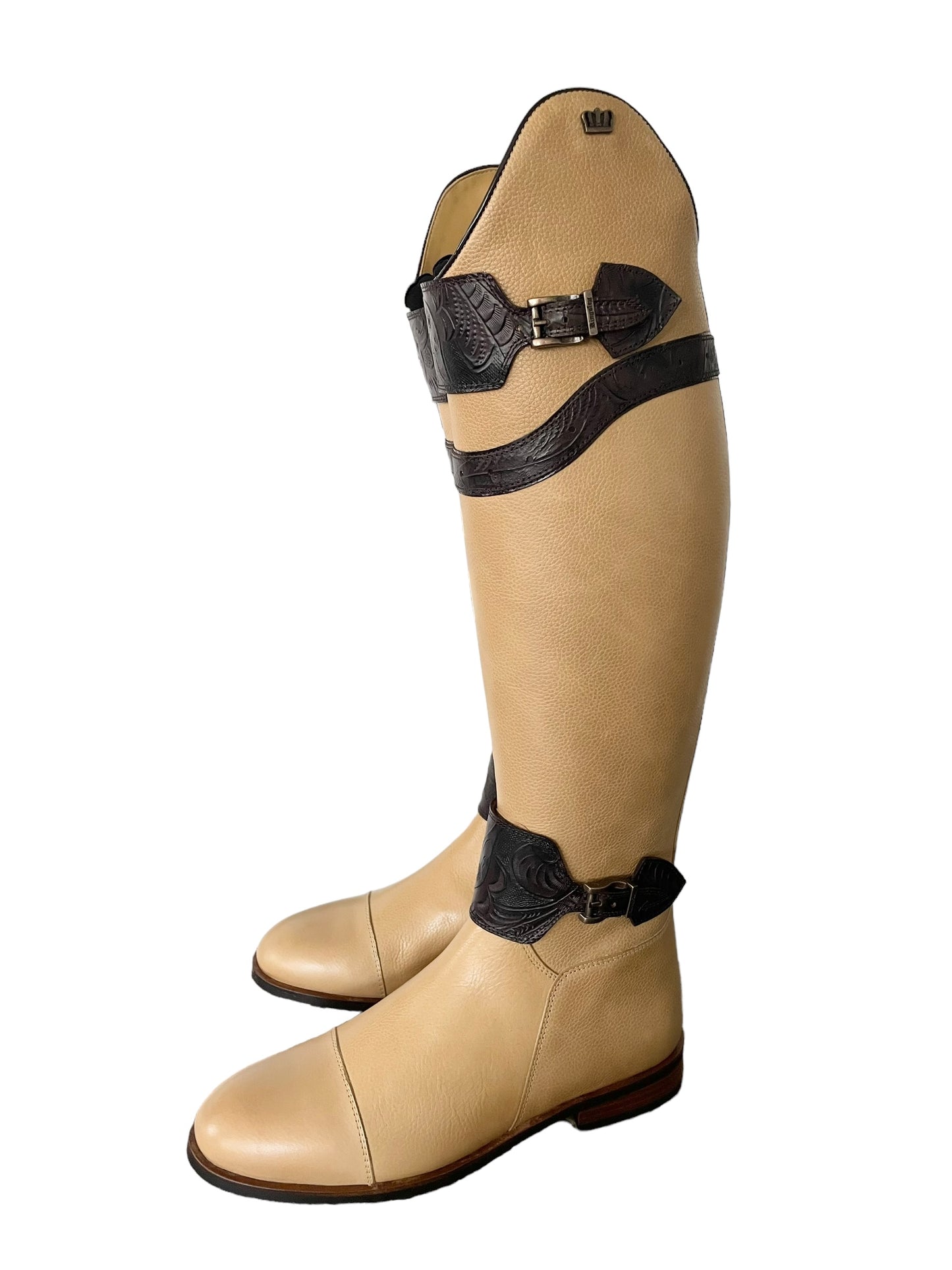 TDR's Gayle K (Kingsley Capri 01 with London Straps)