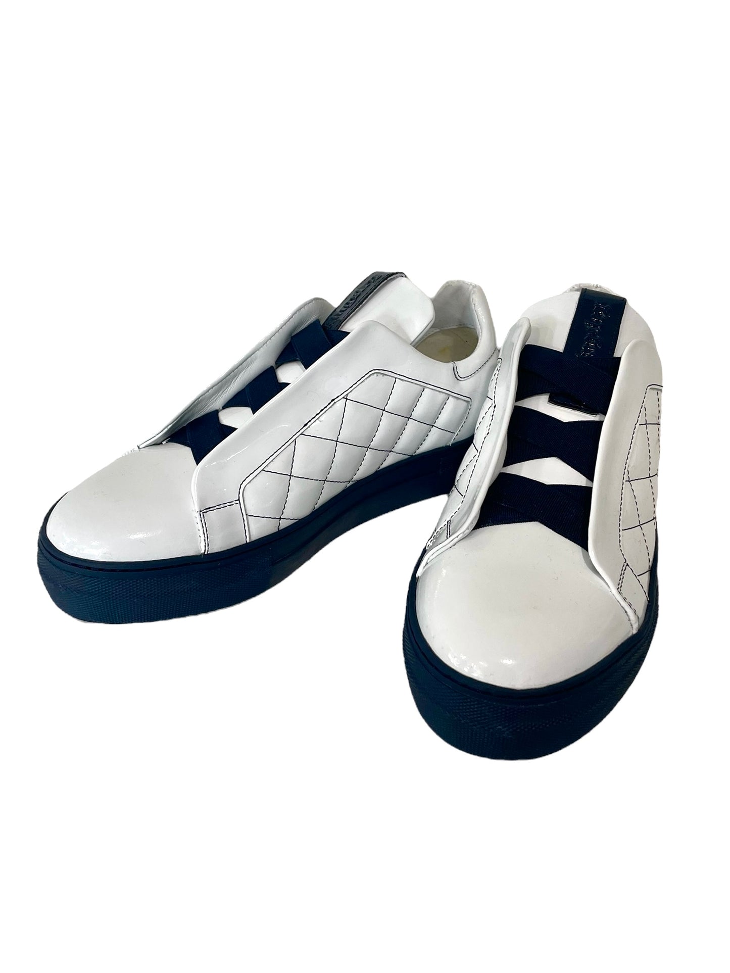 TDR's Cara K SNEAKER Edition (Kingsley Cross Sneaker)