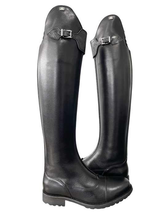 TDR's Lisa M (Kingsley London 01 with Amsterdam Sole)