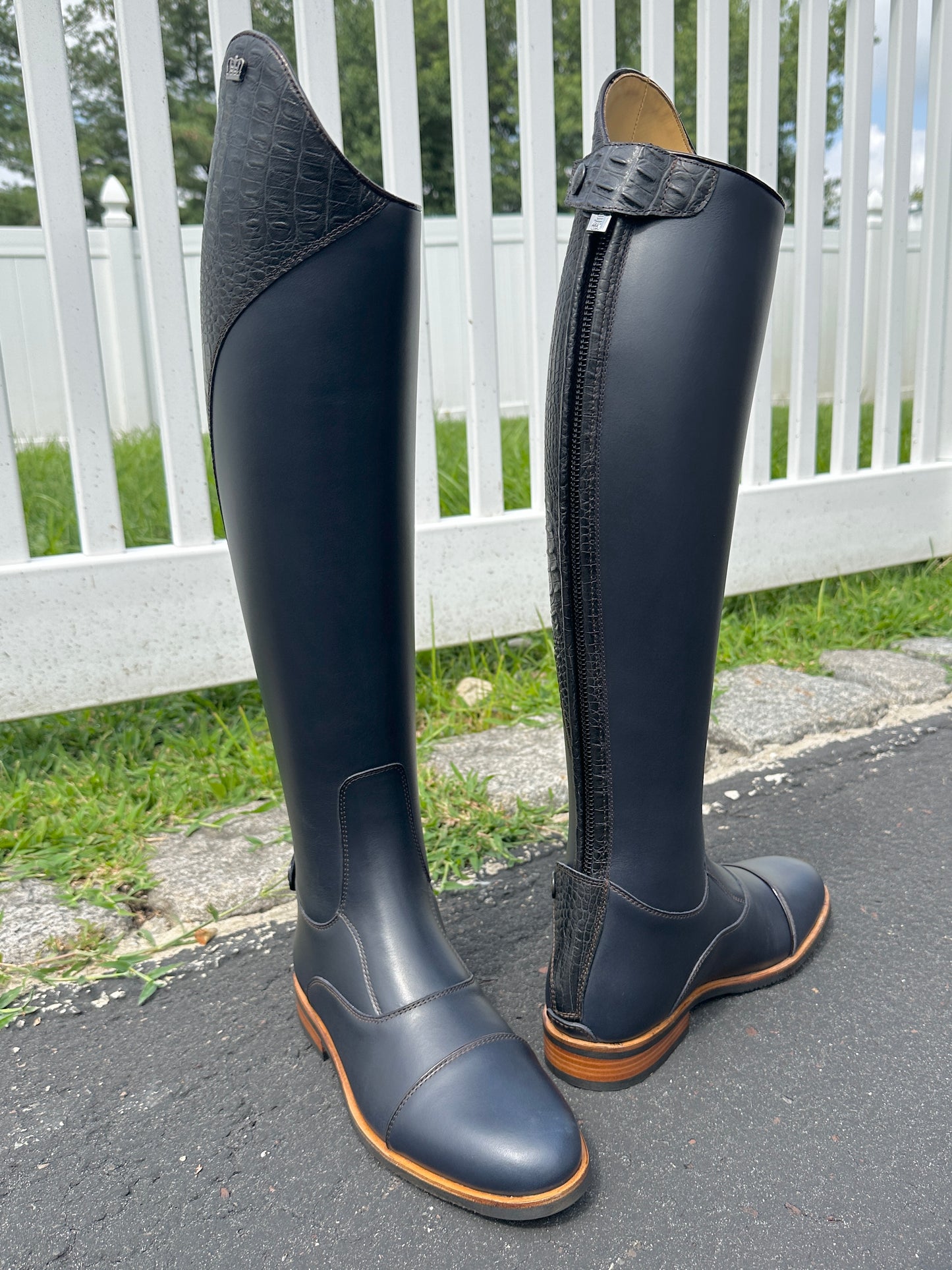 TDR's Rebecca W NAVY Edition (Kingsley Olbia 01)