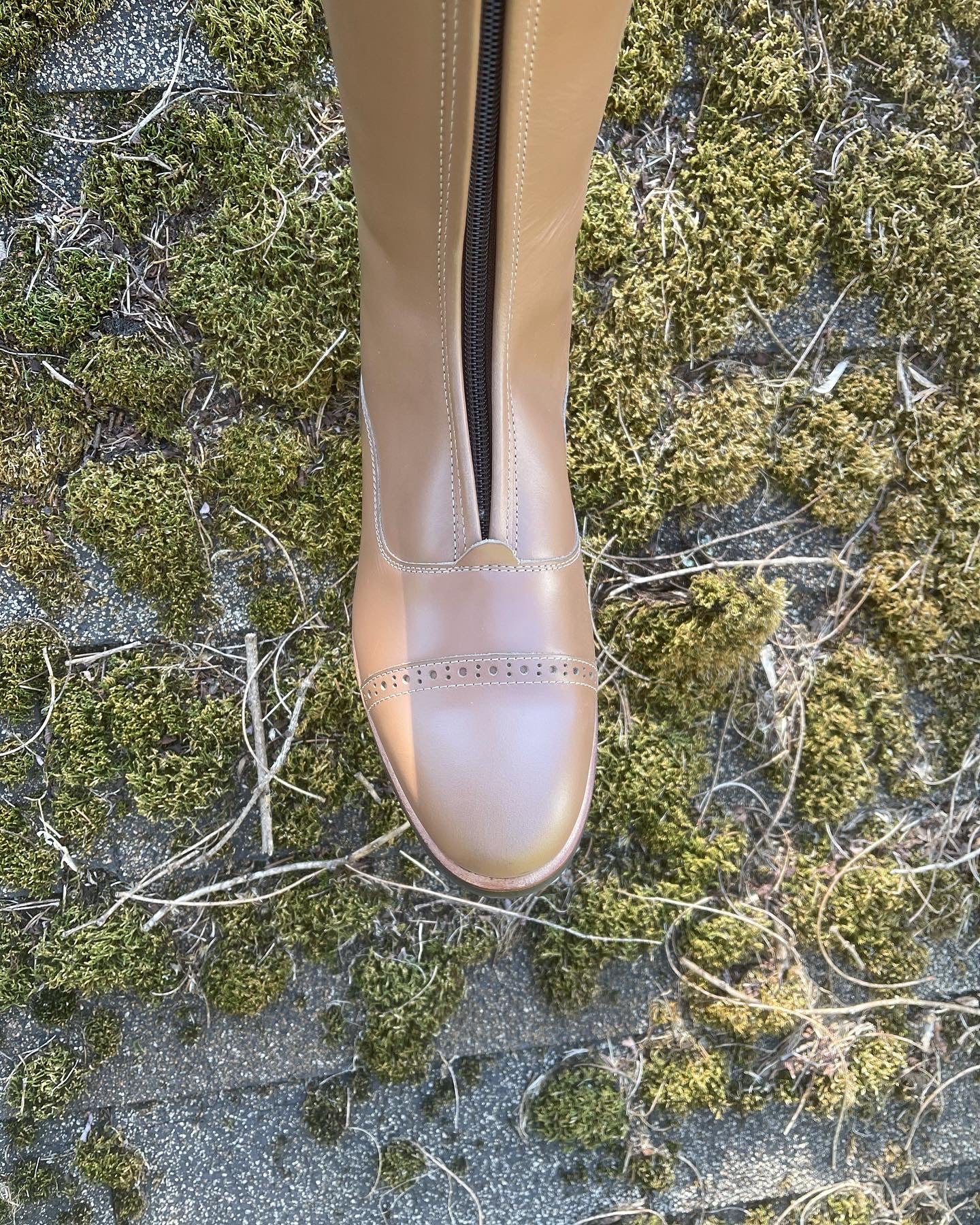 Kingsley London 01 Polo Boot (Nature Beige Escuro)