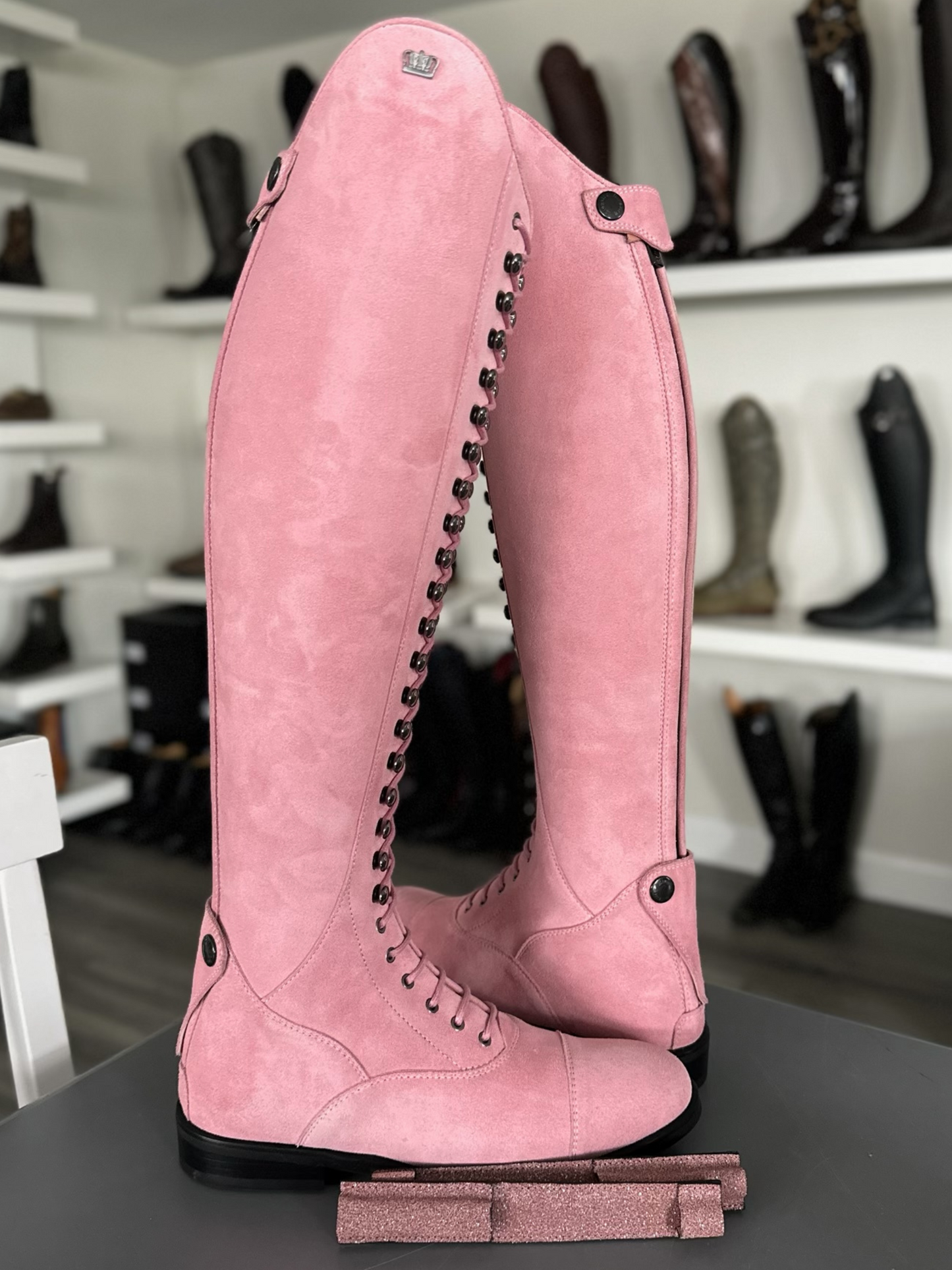TDR's Milynn PINK Edition (Kingsley Orlando 01)