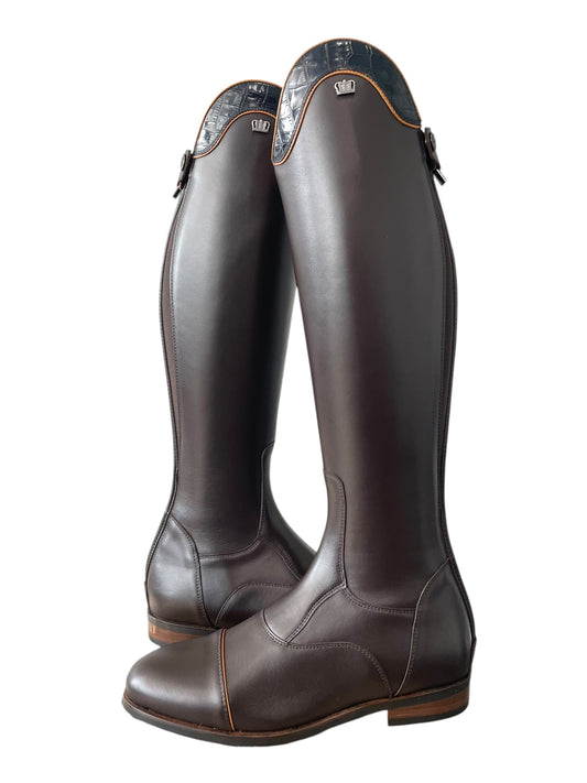 TDR's Laura P (Kingsley Aspen 01)