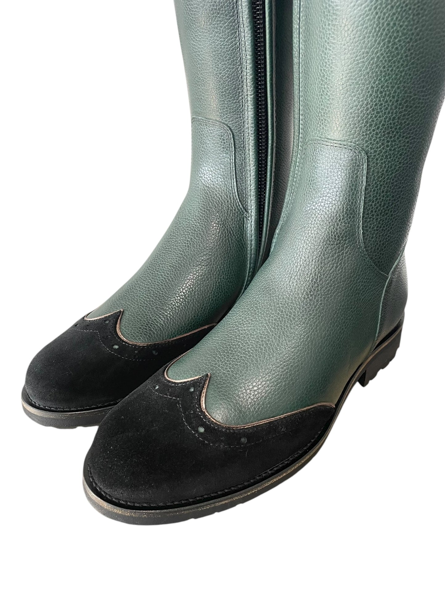 TDR's Azlan (Kingsley Capri)