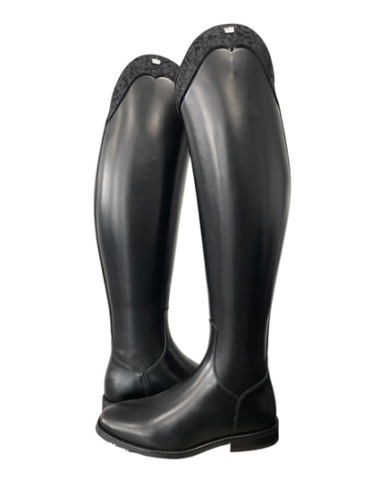 TDR's Sarah D (Kingsley Capri)