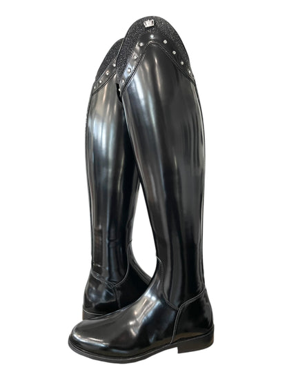 TDR's Traci (Kingsley Capri)