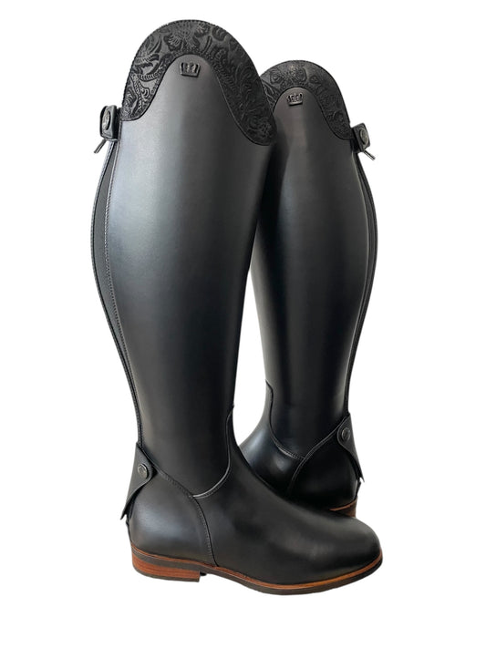 Kingsley Maris (Foot 38.5 WIDE/Height 43.5/Calf 41)