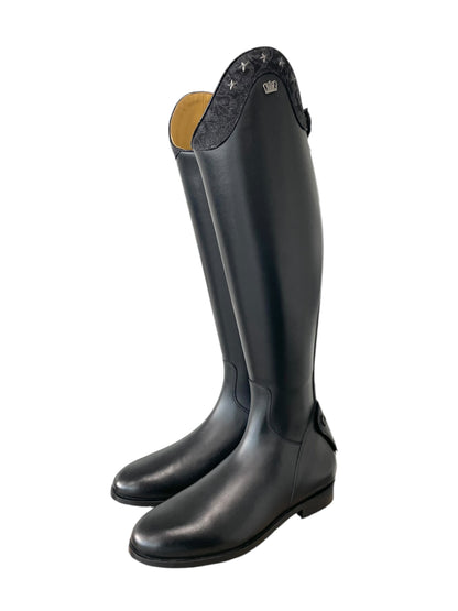 TDR's Laura V (Kingsley Maris)