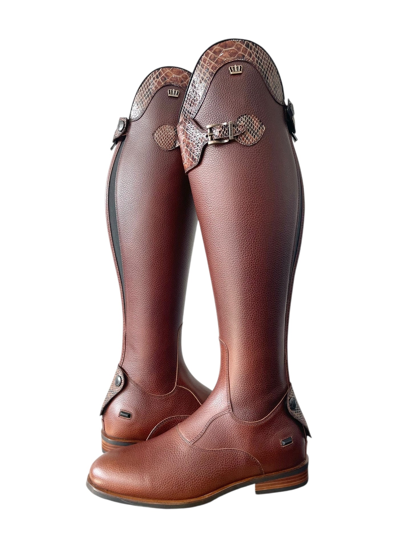 TDR's Hannah S 2.0 (Kingsley Olbia 01 with London Strap)