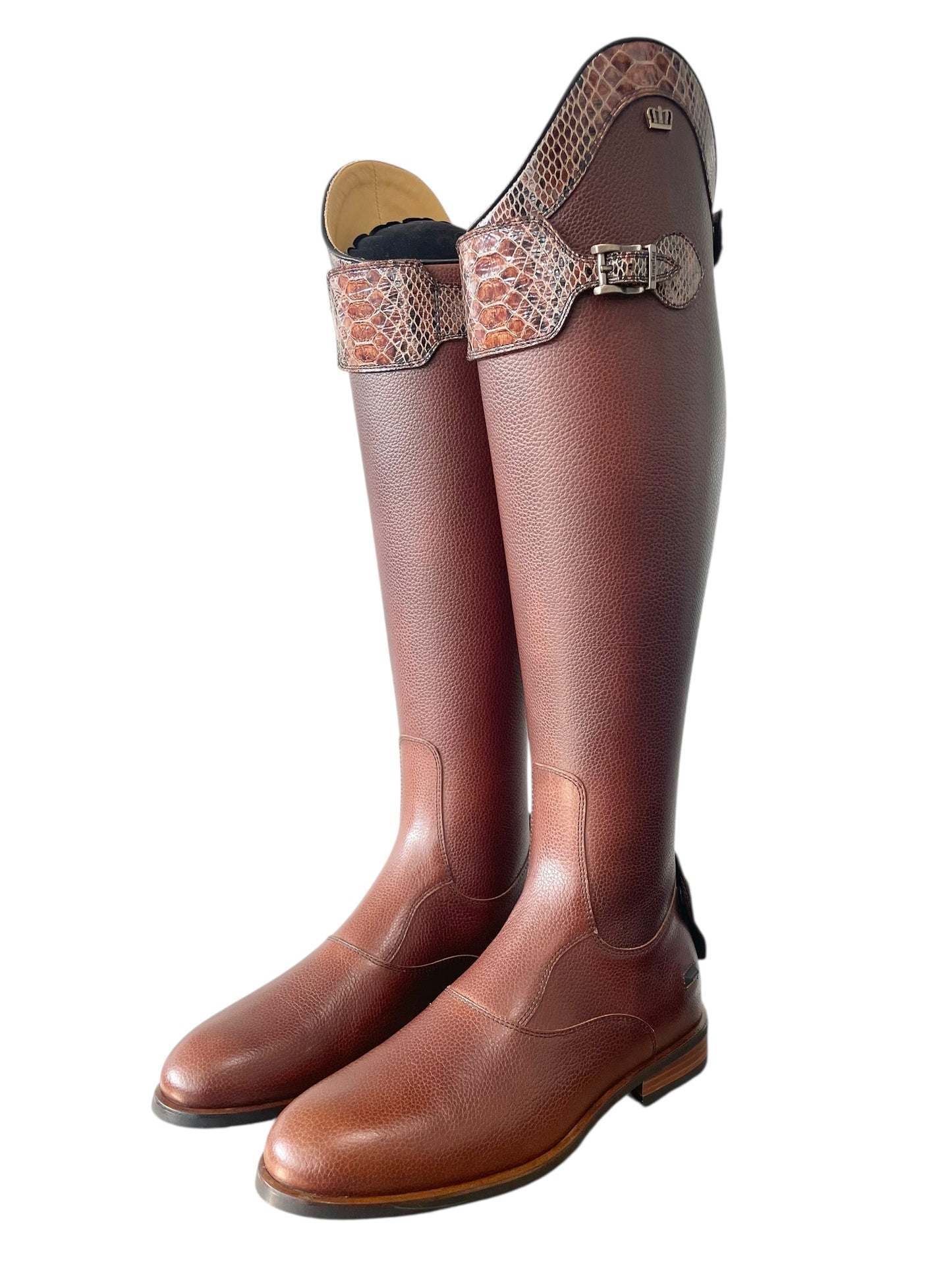 TDR's Hannah S 2.0 (Kingsley Olbia 01 with London Strap)