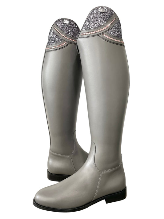 TDR's Amanda M (Kingsley Capri)