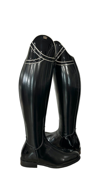 TDR's Michelle W 2.0 (Kingsley Capri)