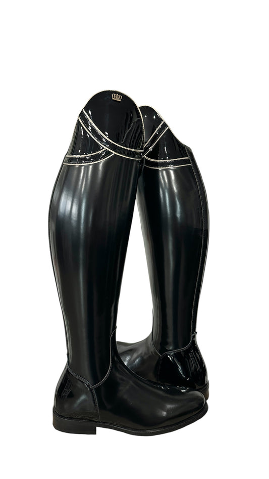 TDR's Michelle W 2.0 (Kingsley Capri)