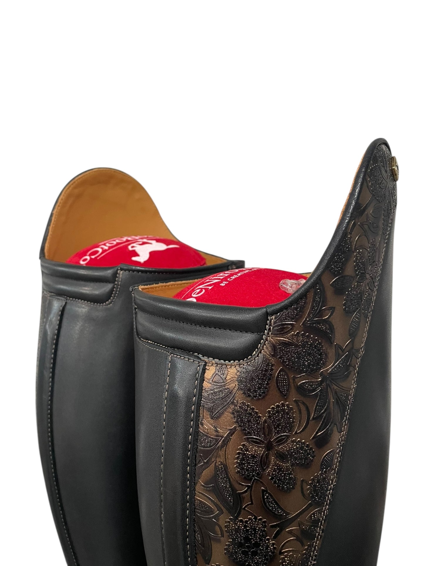 TDR's Julie W (DeNiro Raffaello)